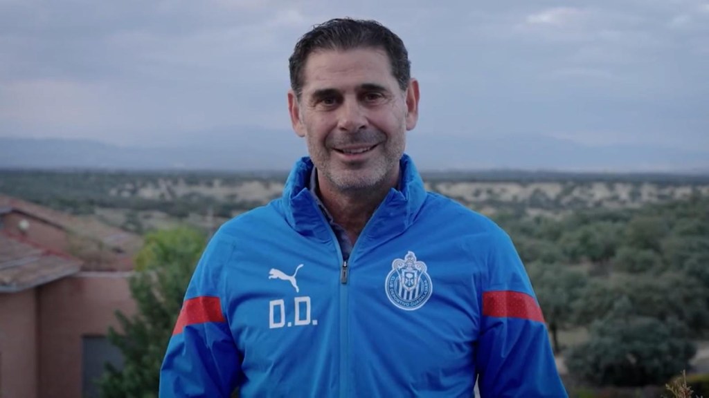 Fernando Hierro es el nuevo director deportivo de Chivas