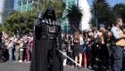 Impresionante marcha imperial de seguidores de Star Wars en México