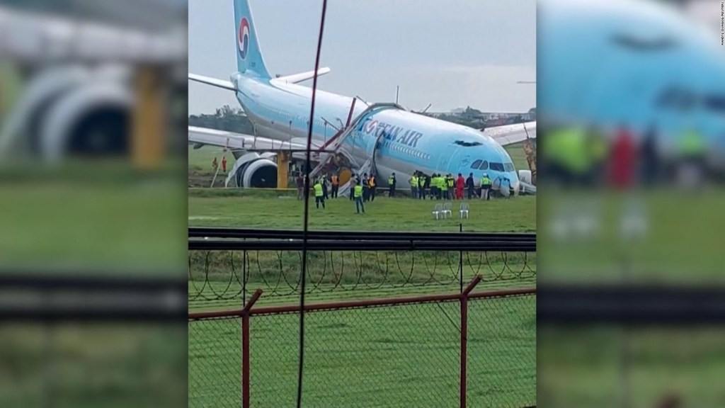 Así quedó el avión surcoreano que se salió de pista en Filipinas