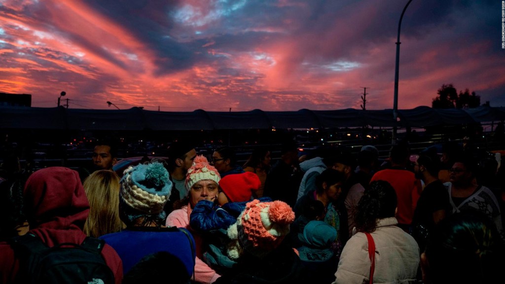 Así ayuda a migrantes varados en la frontera norte de México