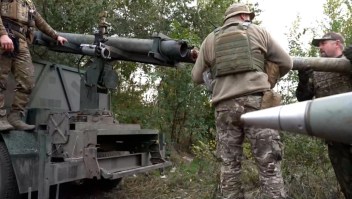 CNN acompaña a equipo ucraniano de artillería en pleno frente de batalla