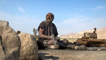 Muere el hombre más sucio del mundo a los 94 años