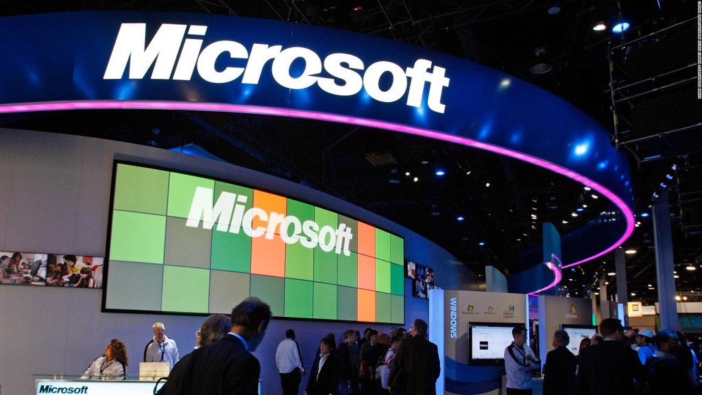 Microsoft registró una caída de dos dígitos en sus ganancias