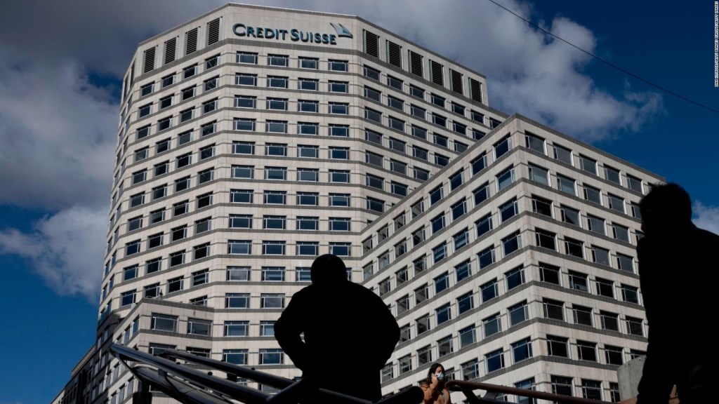 Credit Suisse anuncia miles de despidos por crisis financiera