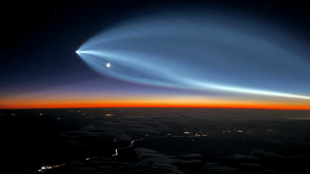 To nie był latający obiekt!: filmy pokazują rakietę SpaceX lecącą przez Meksyk