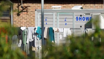 Denuncian condiciones inhumanas en centro para migrantes del Reino Unido