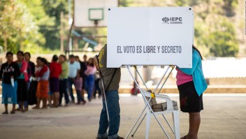 Democracia electoral fue obtenida por el pueblo pero las instituciones son necesarias, dice especialista