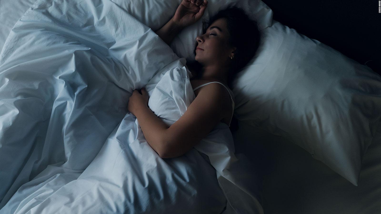 El riesgo que enfrentan las personas que duermen 5 horas o menos por noche
