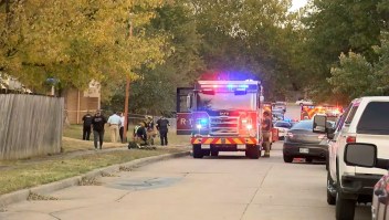Se está llevando a cabo una investigación después de que ocho personas fueran encontradas muertas en el incendio de una casa en Broken Arrow, Oklahoma, dijo la policía.