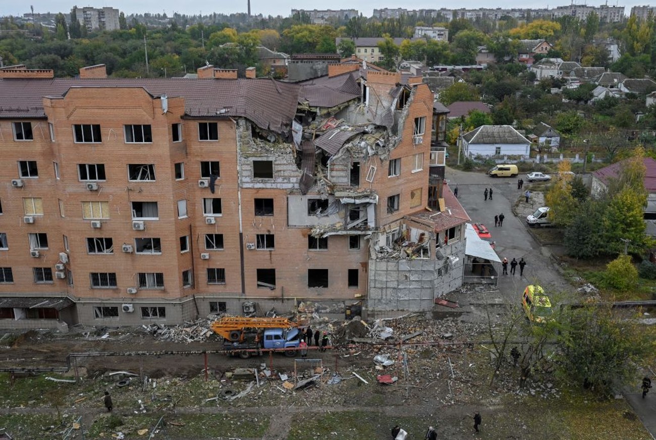 Zelenskyy rejette les affirmations russes selon lesquelles l’Ukraine envisage de faire exploser une bombe sale