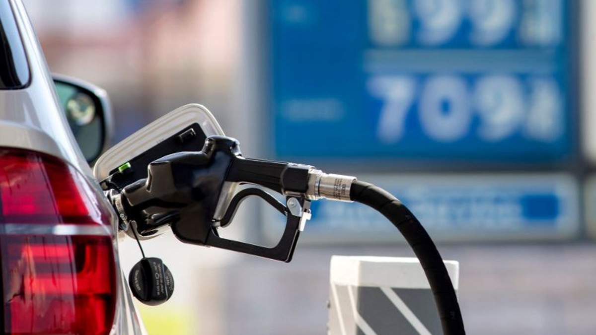 Una recesión podría ser la "cura" para los altos precios de la gasolina