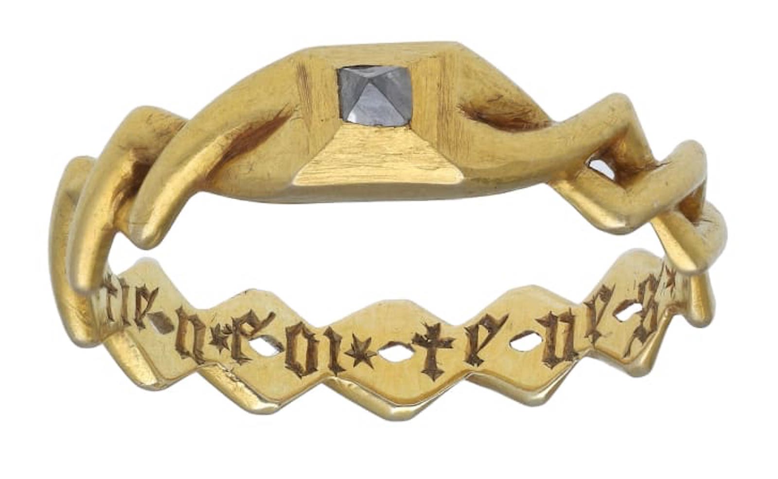 Buscador descubre un anillo de medieval de un valor estimado de US$