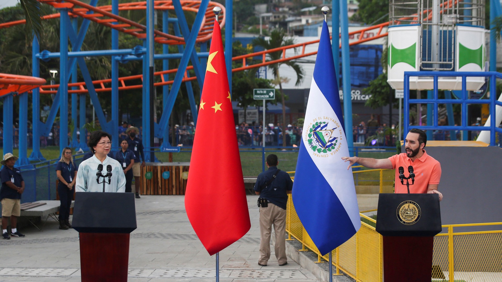 El Salvador y China negociarán tratado de libre comercio