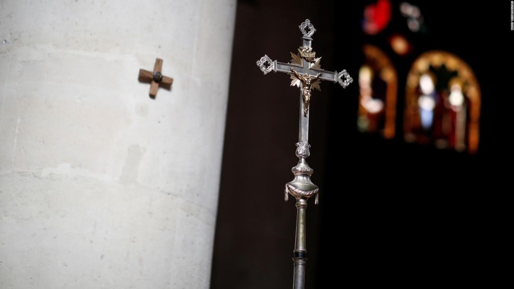 Cardenal francés admite que abusó de una menor de 14 años