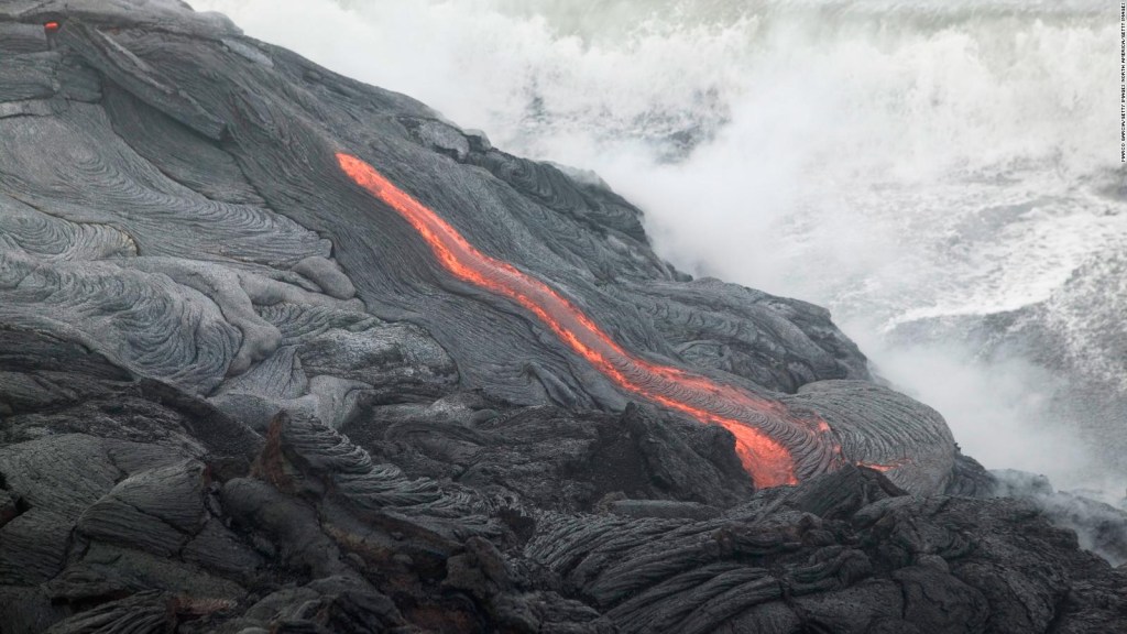 CNN sobrevoló los volcanes más activos de EE.UU.