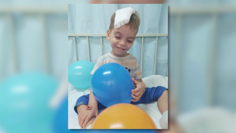 Un "milagro" para Oliver: mira su lucha para eliminar un tumor cerebral