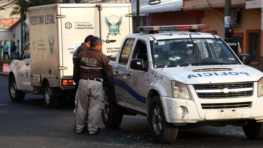 Al menos 5 muertos tras ataques a policías en Ecuador