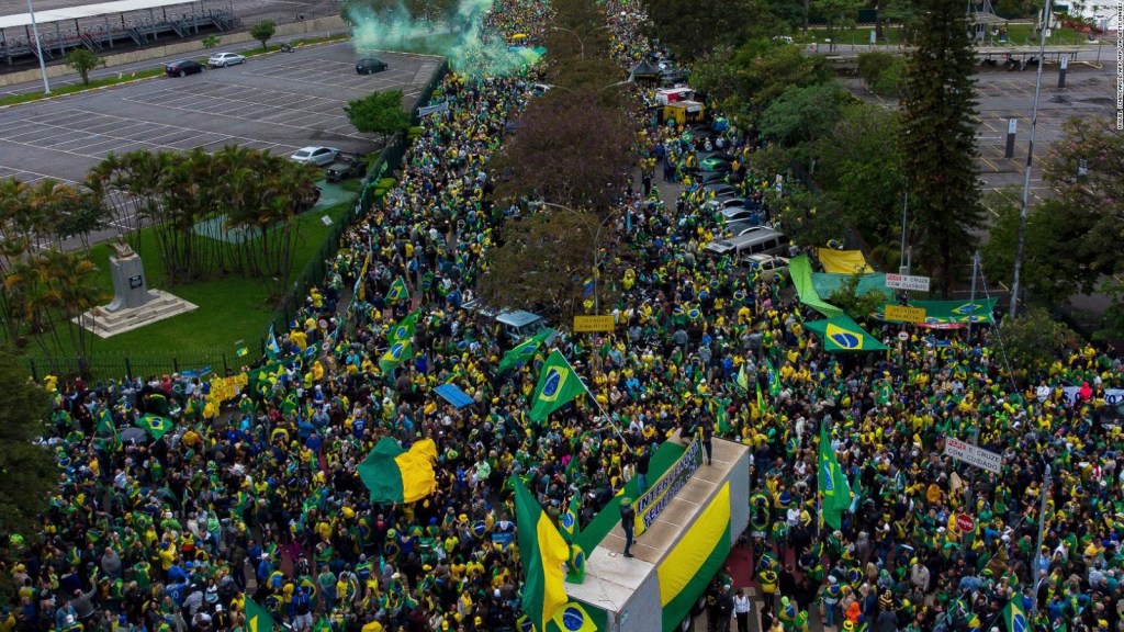 Bolsonaro pide a los manifestantes desbloquear las carreteras de Brasil