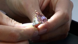 Un diamante rosado que podría venderse en hasta US$ 35 millones