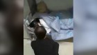 Video muestra a niña convulsionando en un centro de cuarentena de covid-19 en China