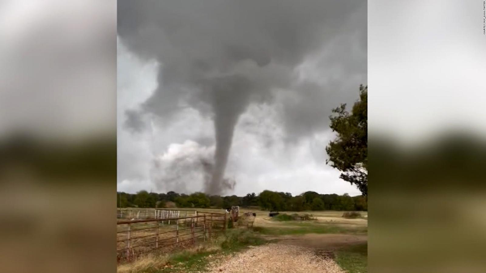 Mira las sorprendentes imágenes de un tornado en Texas Video