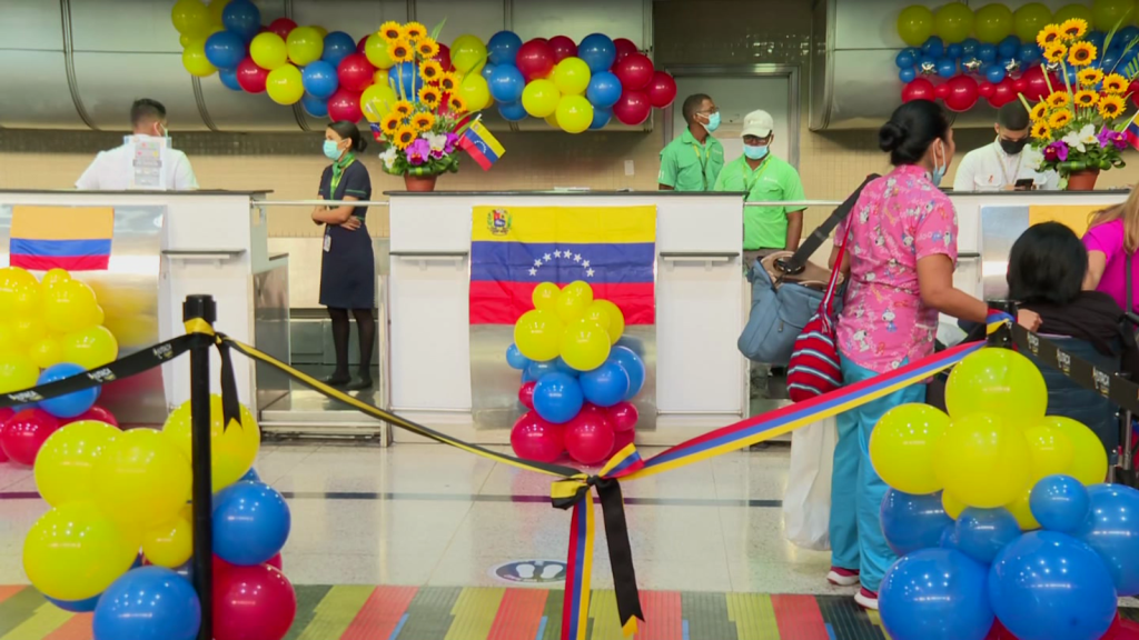 Reanudan vuelos comerciales entre Colombia y Venezuela