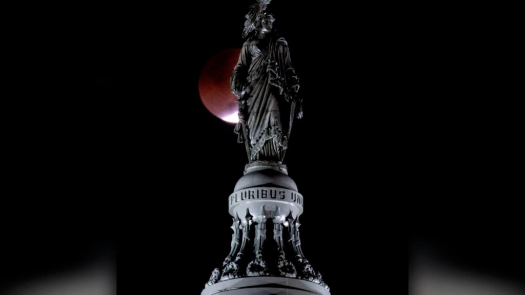 The images left by the last eclipse of "blood Moon" until 2025