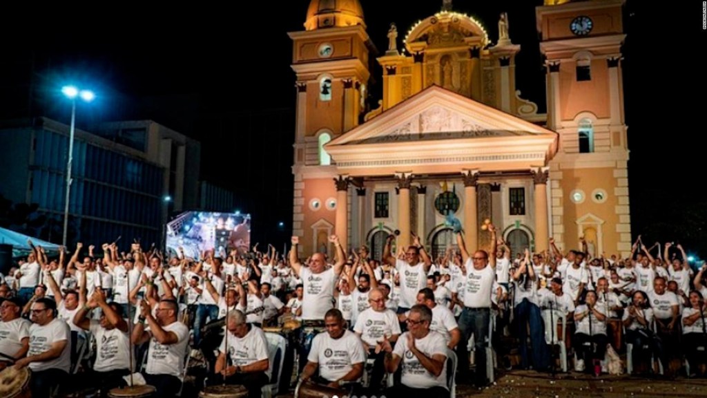 Gaiteros venezolanos baten récord Guinness en Maracaibo