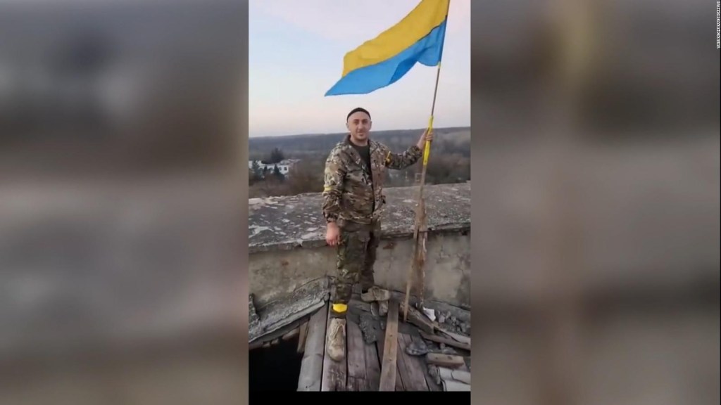 Das Dorf Gerson feiert den Abzug Russlands mit dem Hissen einer Fahne