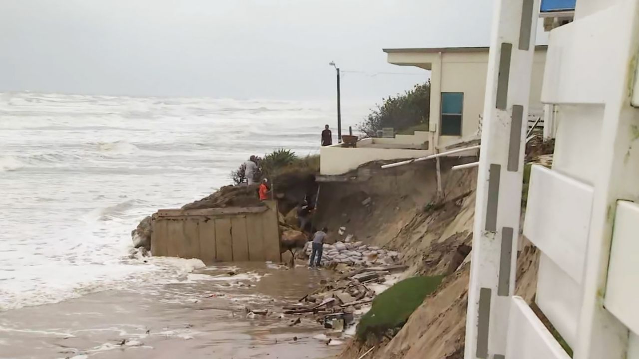 Por qué las casas y edificios se están cayendo al océano en Florida?