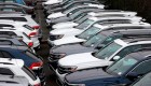 En EE.UU. bajan los precios de automóviles nuevos
