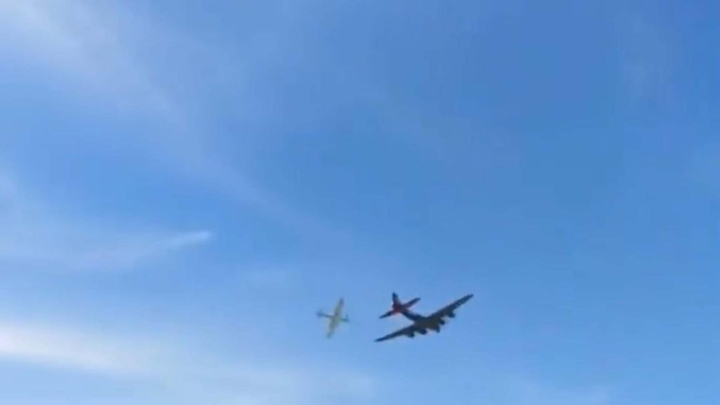 Vintage military planes crash during Dallas display