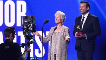 Ángela Álvarez gana Latin Grammy a sus 95 años