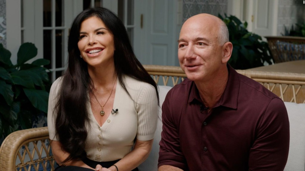 Lauren Sánchez, pareja de Jeff Bezos, está "lista" para viajar al espacio
