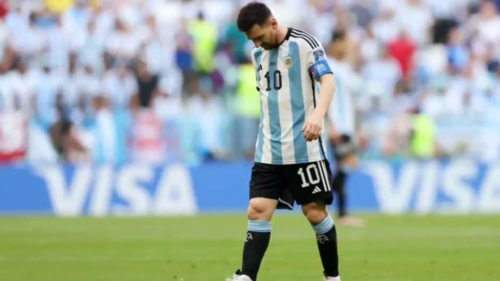 Argentina cae en su peor debut mundialista