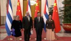 Xi Jinping se reúne con el presidente cubano Miguel Díaz-Canel, en un encuentro de 2022.