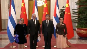 Xi Jinping se reúne con el presidente cubano Miguel Díaz-Canel, en un encuentro de 2022.