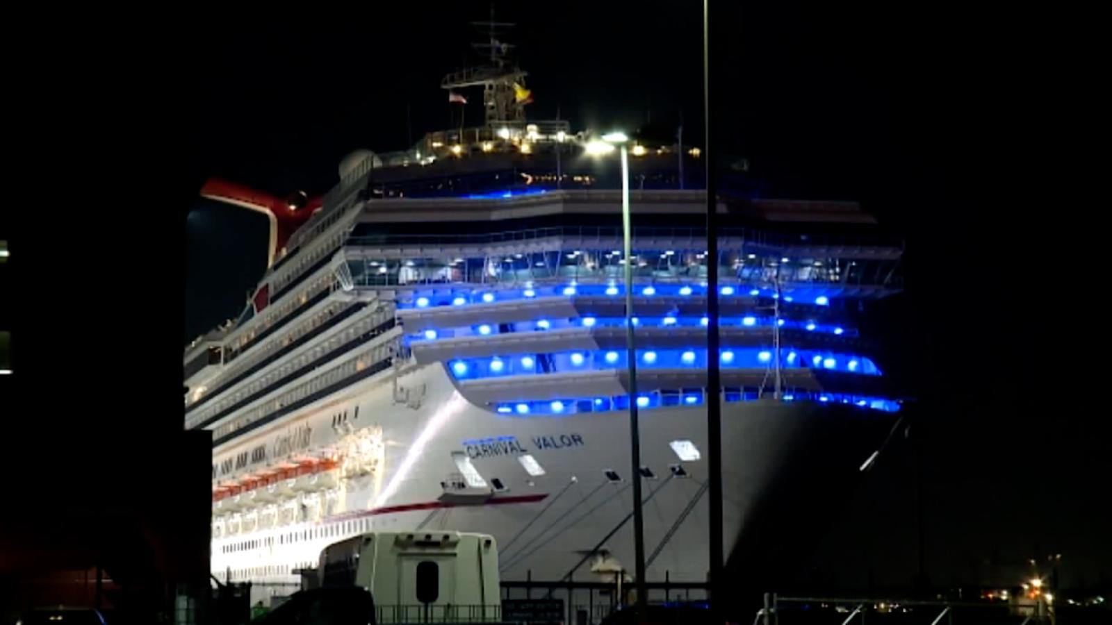 guy on cruise ship alone