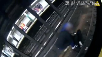 Hazaña policial en el rescate de un hombre en el metro