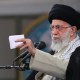 El líder supremo de Irán elogia la represión de los paramilitares