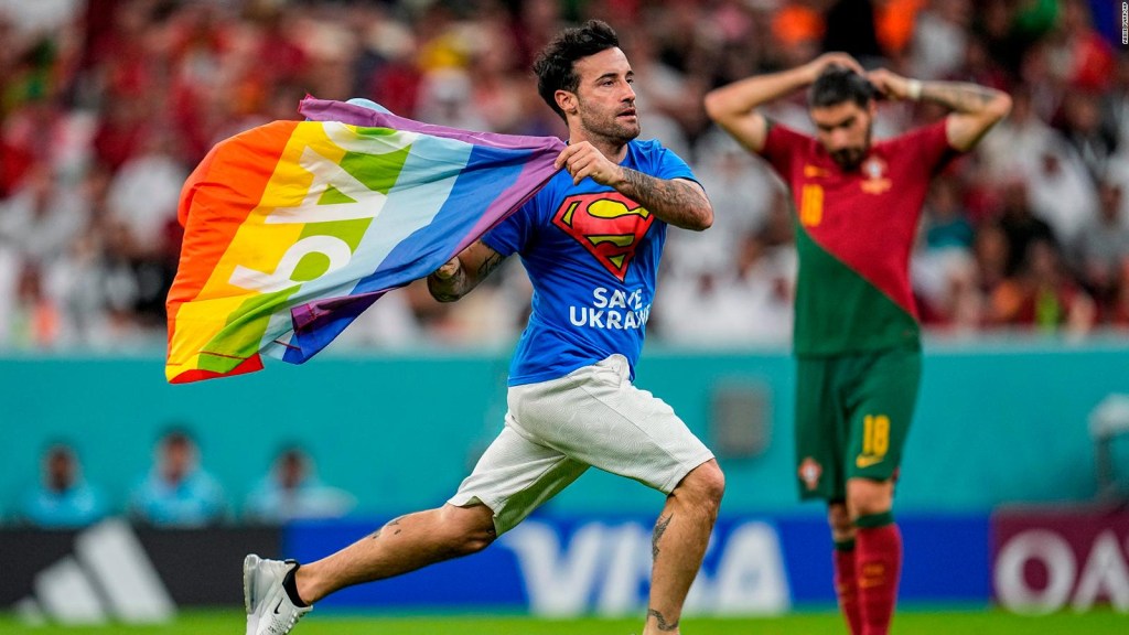 Watch how a man invades the pitch during a World Cup match