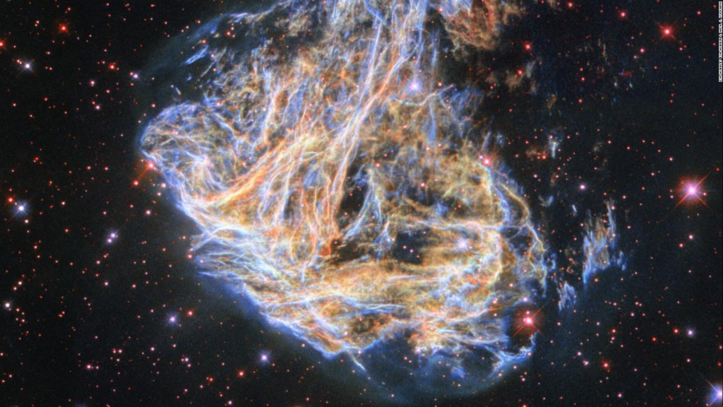 Mira los restos de una supernova a miles de años luz de la Tierra