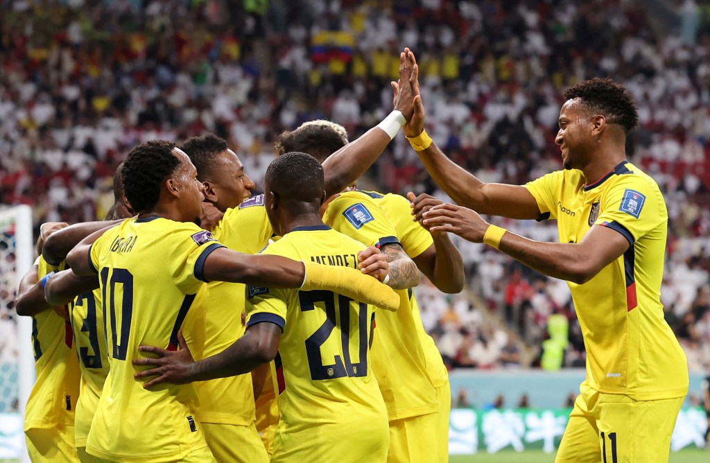 Ecuador celebra tras el gol de Enner Valencia de penalti. (Foto: Karim Jaafar/AFP/Getty Images)