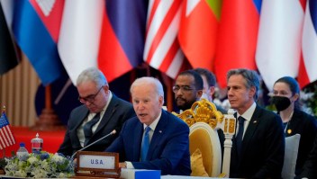 El presidente de Estados Unidos, Joe Biden, habla en la cumbre ASEAN - Estados Unidos en Phnom Penh, Camboya, el sábado 12 de noviembre de 2022 (Foto AP/Vincent Thian)