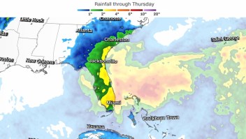 La tormenta subtropical Nicole está en camino de convertirse en un huracán de categoría 1 mientras se acerca a la Florida