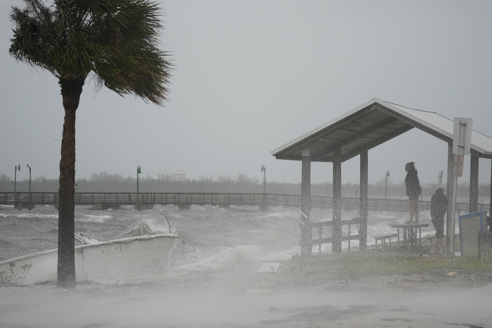Última hora y noticias del huracán Nicole en Florida en vivo