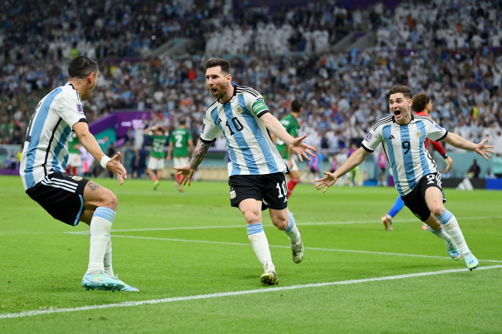 Lionel Messi de Argentina celebra su gol ante México (Photo by Dan Mullan/Getty Images)