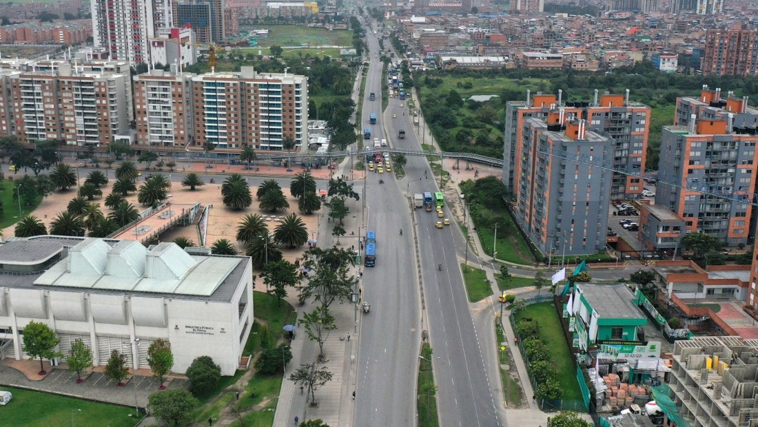 Una avenida en la ciudad de Bogotá, Colombia. (Foto: RAUL ARBOLEDA/AFP vía Getty Images)