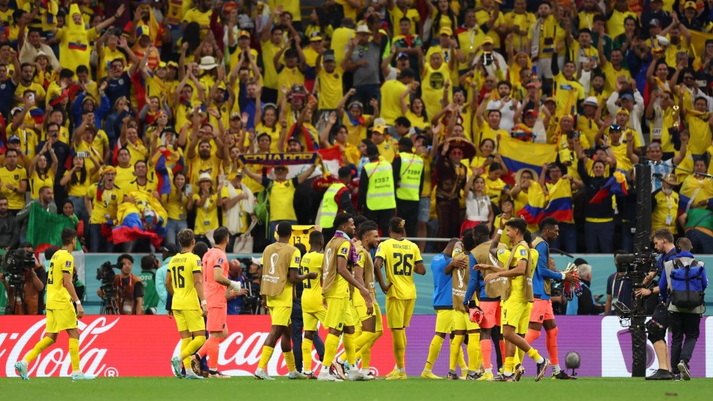 La selección de Ecuador en su partido inaugural contra la anfitriona Qatar. (Foto: Lars Baron/Getty Images)