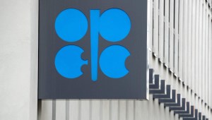 OPEP mantiene política de baja producción de crudo
